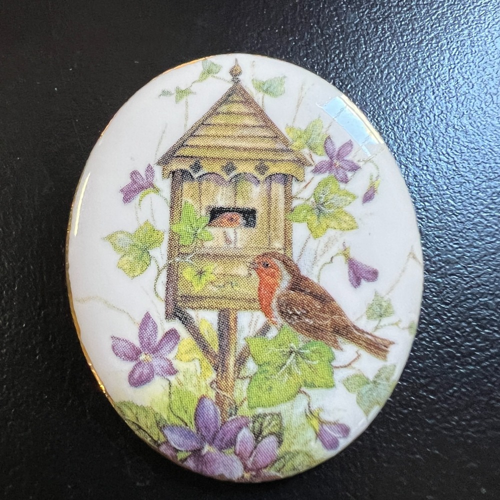 Vintage Japan Brooch Birdhouse Robin 1.5 Inch Gold Tone Porcelain Pin